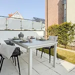 Strand Lodge Lejlighed *